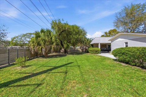 Casa en venta en South Miami, Florida, 3 dormitorios, 115.66 m2 № 2032149 - foto 17