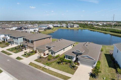 House in Sarasota, Florida 4 bedrooms, 189.99 sq.m. № 1608337 - photo 2