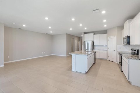 House in Sarasota, Florida 4 bedrooms, 189.99 sq.m. № 1608337 - photo 8