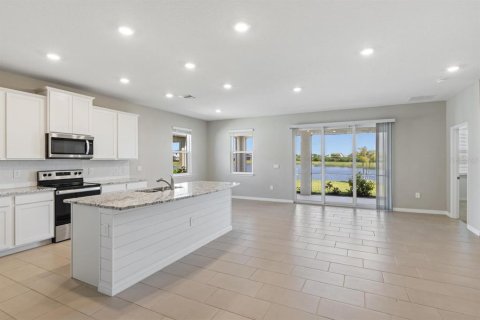 House in Sarasota, Florida 4 bedrooms, 189.99 sq.m. № 1608337 - photo 6