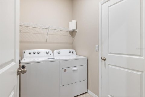 House in Sarasota, Florida 4 bedrooms, 189.99 sq.m. № 1608337 - photo 17