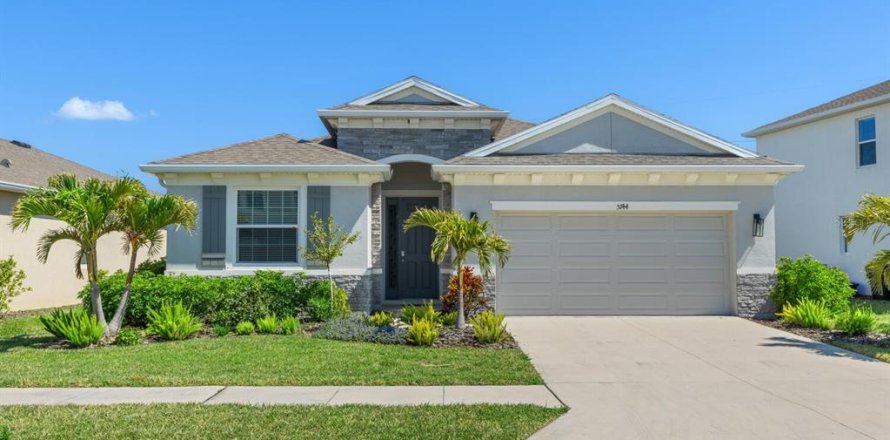 House in Sarasota, Florida 4 bedrooms, 189.99 sq.m. № 1608337