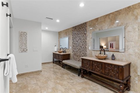 House in Palm Harbor, Florida 4 bedrooms, 409.7 sq.m. № 2318583 - photo 26