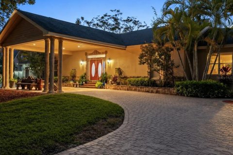 Casa en Palm Harbor, Florida 4 dormitorios, 409.7 m2 № 2318583