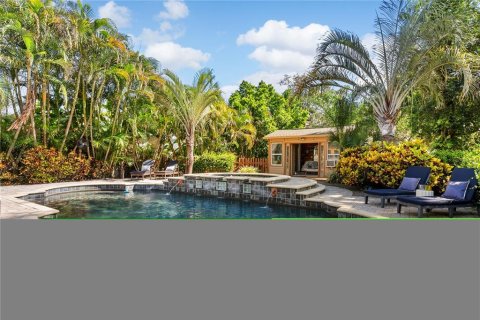 House in Palm Harbor, Florida 4 bedrooms, 409.7 sq.m. № 2318583 - photo 5