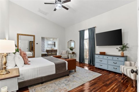 House in Palm Harbor, Florida 4 bedrooms, 409.7 sq.m. № 2318583 - photo 23
