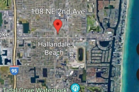 Villa ou maison à louer à Hallandale Beach, Floride: 4 chambres, 118.36 m2 № 1228747 - photo 1