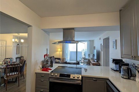 Снять в аренду кондоминиум в Майами, Флорида 2 спальни, 116.78м2, № 1987221 - фото 7