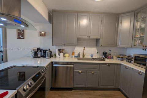 Снять в аренду кондоминиум в Майами, Флорида 2 спальни, 116.78м2, № 1987221 - фото 5