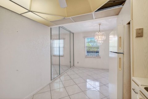 Condo in Boca Raton, Florida, 2 bedrooms  № 2259629 - photo 25