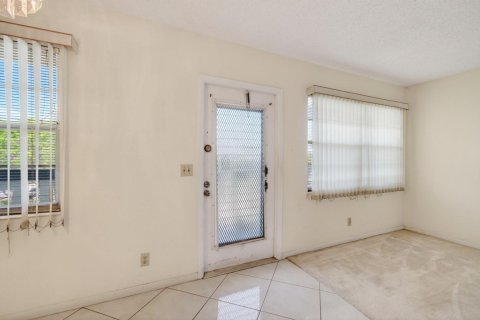 Condo in Boca Raton, Florida, 2 bedrooms  № 2259629 - photo 13