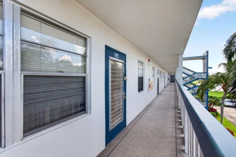 Condo in Boca Raton, Florida, 2 bedrooms  № 2259629 - photo 10