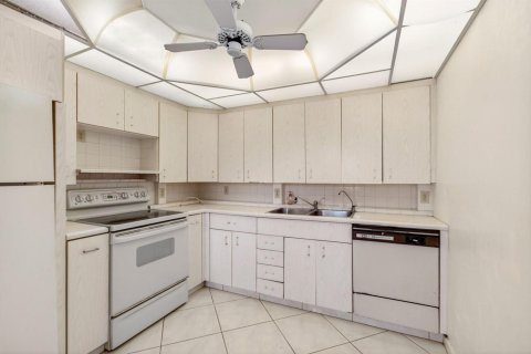 Condo in Boca Raton, Florida, 2 bedrooms  № 2259629 - photo 22