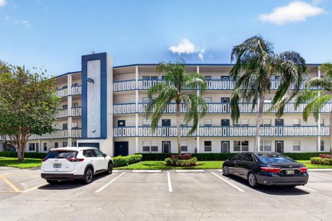 Condo in Boca Raton, Florida, 2 bedrooms  № 2259629 - photo 8