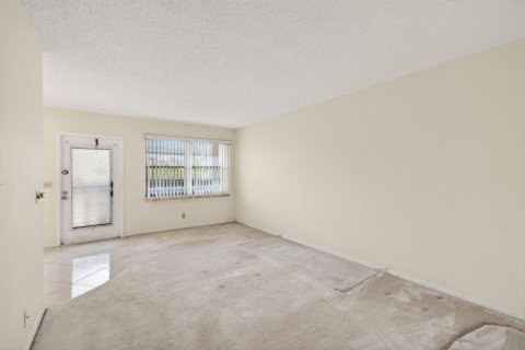 Condo in Boca Raton, Florida, 2 bedrooms  № 2259629 - photo 16