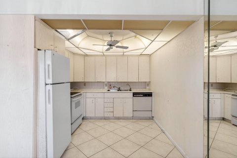 Condo in Boca Raton, Florida, 2 bedrooms  № 2259629 - photo 21