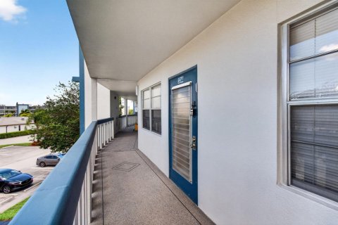 Condo in Boca Raton, Florida, 2 bedrooms  № 2259629 - photo 11
