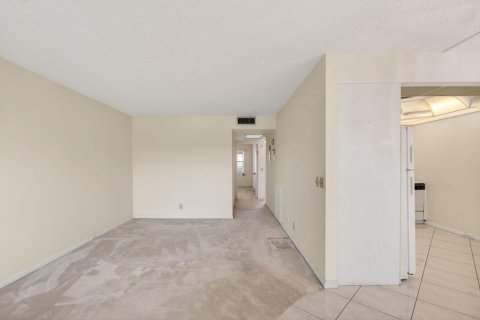 Condo in Boca Raton, Florida, 2 bedrooms  № 2259629 - photo 15