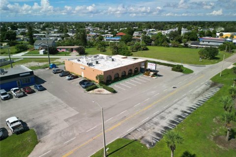 Immobilier commercial à vendre à Port Charlotte, Floride: 536.6 m2 № 2411416 - photo 5
