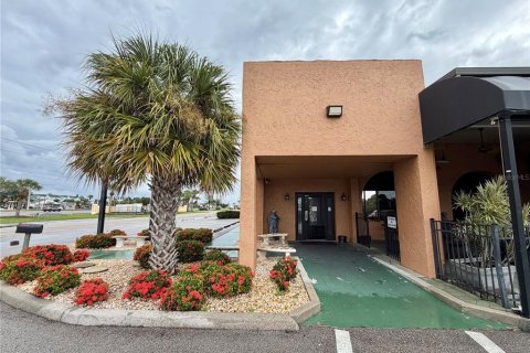 Immobilier commercial à vendre à Port Charlotte, Floride: 536.6 m2 № 2411416 - photo 19