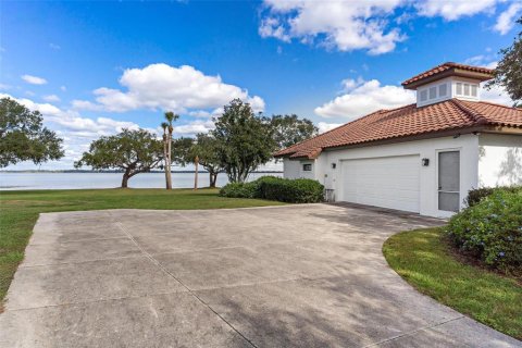 House in Leesburg, Florida 3 bedrooms, 315.87 sq.m. № 2115584 - photo 5