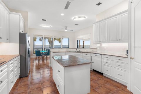 House in Leesburg, Florida 3 bedrooms, 315.87 sq.m. № 2115584 - photo 26