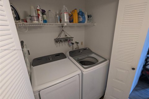 Condo in Margate, Florida, 2 bedrooms  № 1941556 - photo 29