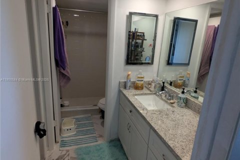 Condo in Margate, Florida, 2 bedrooms  № 1941556 - photo 24