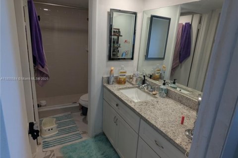 Condo in Margate, Florida, 2 bedrooms  № 1941556 - photo 23
