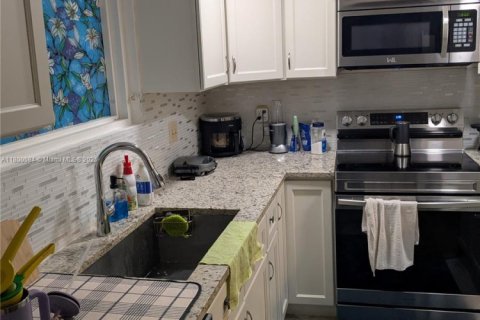 Condo in Margate, Florida, 2 bedrooms  № 1941556 - photo 6