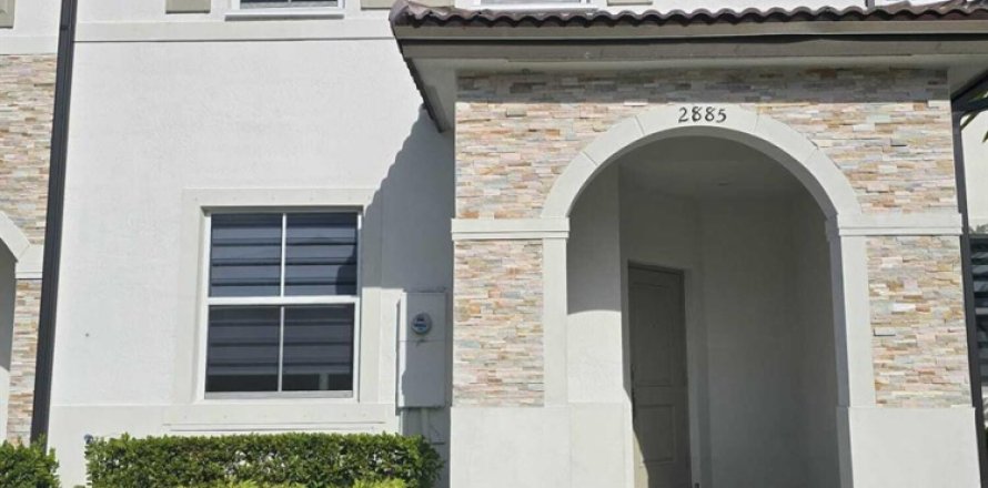 Townhouse in Homestead, Florida 3 bedrooms, 149.76 sq.m. № 2175353