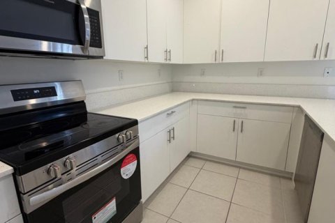 Townhouse in Homestead, Florida 3 bedrooms, 149.76 sq.m. № 2175353 - photo 16