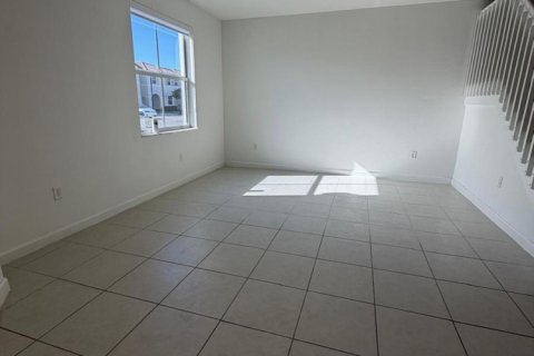 Townhouse in Homestead, Florida 3 bedrooms, 149.76 sq.m. № 2175353 - photo 12