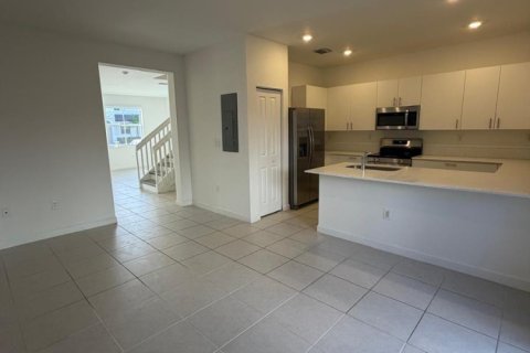 Townhouse in Homestead, Florida 3 bedrooms, 149.76 sq.m. № 2175353 - photo 15