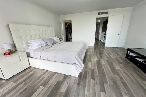 Townhouse in Miami, Florida 2 bedrooms, 192.31 sq.m. № 1946189 - photo 27