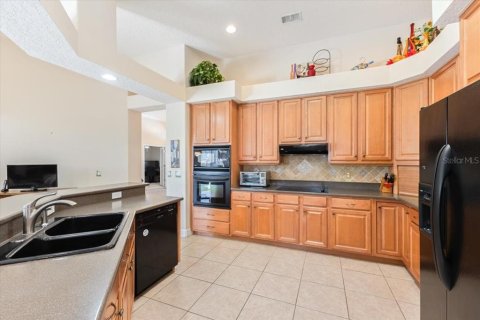Casa en venta en Apopka, Florida, 4 dormitorios, 252.04 m2 № 1912552 - foto 18