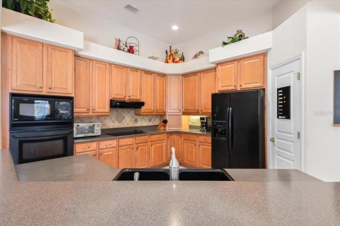 Casa en venta en Apopka, Florida, 4 dormitorios, 252.04 m2 № 1912552 - foto 16
