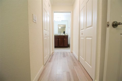 Condo in Bradenton, Florida, 2 bedrooms in LAKEWOOD NATIONAL № 2298770 - photo 17