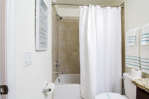 Condo in Bradenton, Florida, 2 bedrooms in LAKEWOOD NATIONAL № 2298770 - photo 28