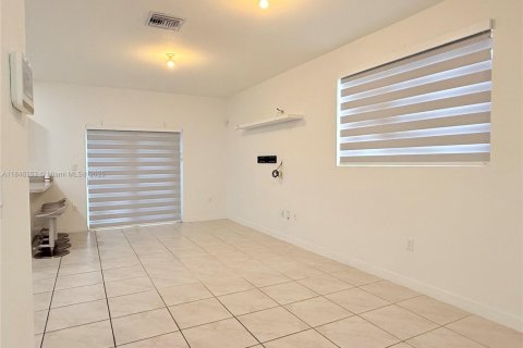 Touwnhouse à louer à Homestead, Floride: 4 chambres, 178.74 m2 № 1845924 - photo 9