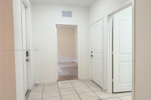 Touwnhouse à louer à Homestead, Floride: 4 chambres, 178.74 m2 № 1845924 - photo 12