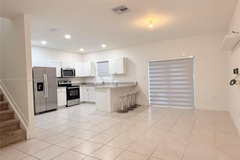 Touwnhouse à louer à Homestead, Floride: 4 chambres, 178.74 m2 № 1845924 - photo 5