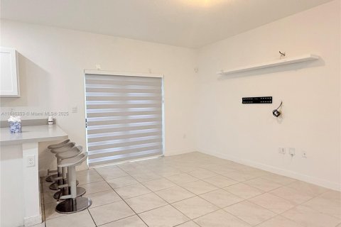 Touwnhouse à louer à Homestead, Floride: 4 chambres, 178.74 m2 № 1845924 - photo 10