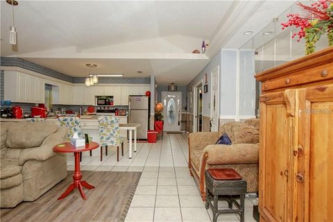 House in Davenport, Florida 4 bedrooms, 156.73 sq.m. № 1793463 - photo 3