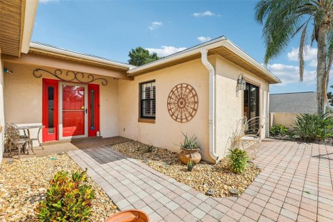 House in Apopka, Florida 2 bedrooms, 204.85 sq.m. № 2330968 - photo 3