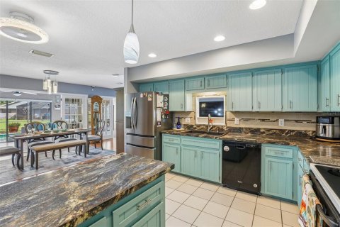 House in Apopka, Florida 2 bedrooms, 204.85 sq.m. № 2330968 - photo 12