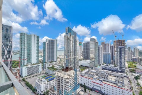 Condo in Miami, Florida, 2 bedrooms № 2255700 - photo 29