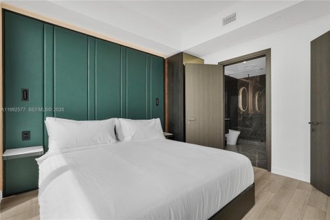 Condo in Miami, Florida, 2 bedrooms № 2255700 - photo 23