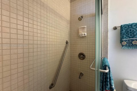 Condo in Hollywood, Florida, 1 bedroom  № 2014471 - photo 19