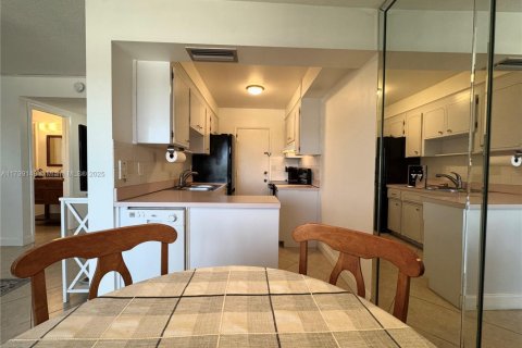 Condo in Hollywood, Florida, 1 bedroom  № 2014471 - photo 7